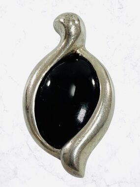 Sunstone Imports Black Onyx Cabochon 925 Sterling Silver Pendant Charm Thailand